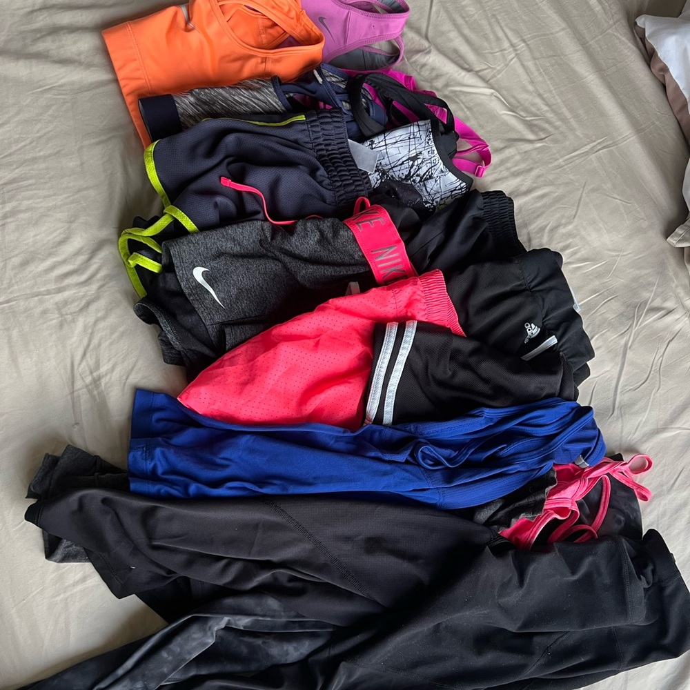 bundle of workout clothes (17 items)
